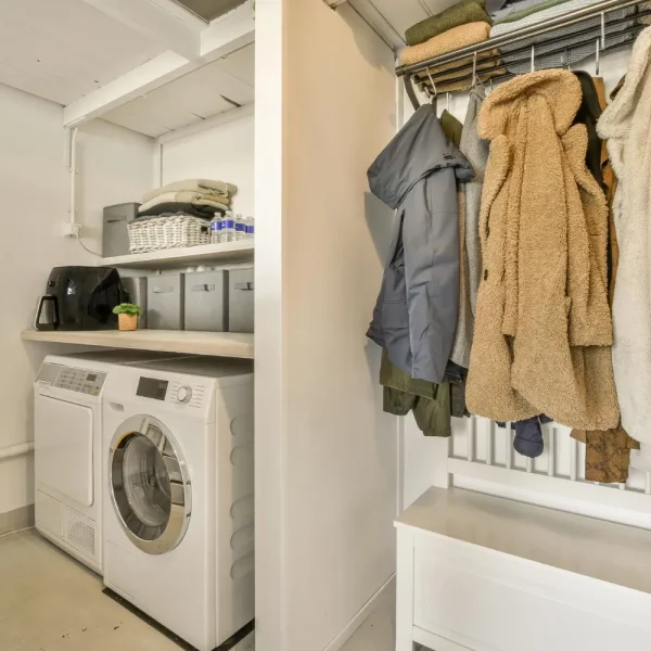 laundry-room-with-washing-machine-closet